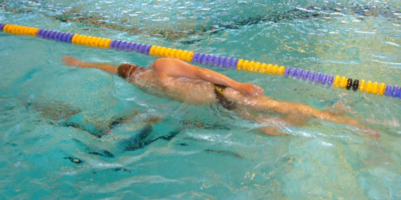 Triathletes! Focus On Swim Technique! (Should You Drop The Hand Paddles And Pullbuoys?) - Swimming Advice