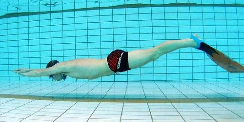 Extreme Apnea And The Guinness World Record (How Long Can You Hold Your Breath Underwater?) - Swimming Advice