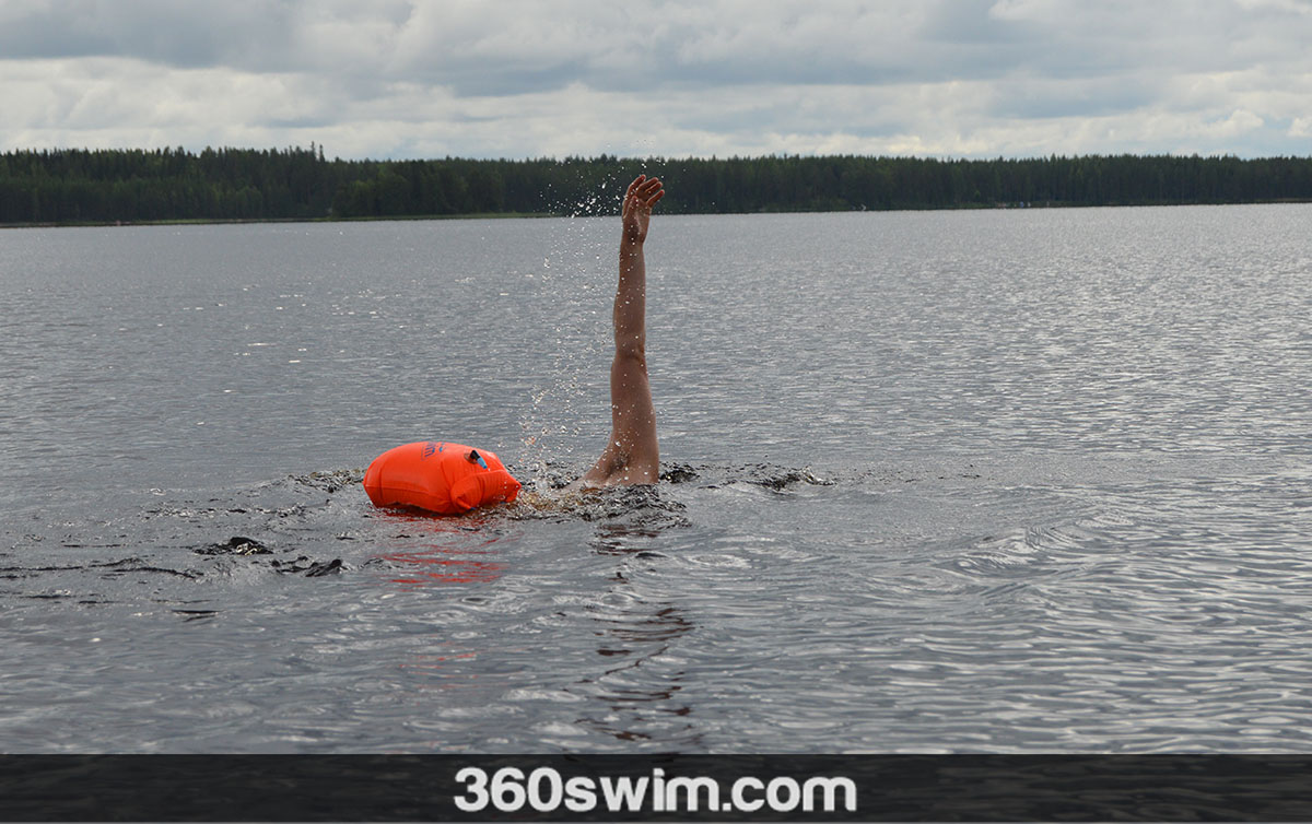 Easy to swim backstroke with tow float